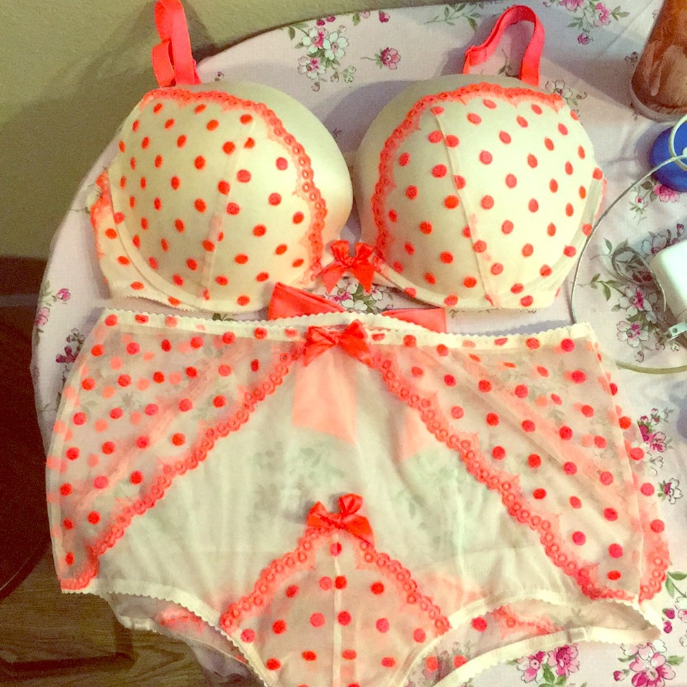 Bra and underwear set